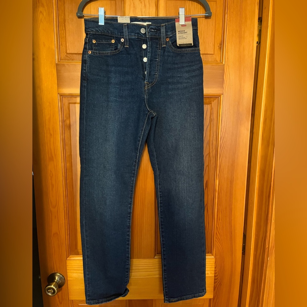 Levi’s Wedgie Straight